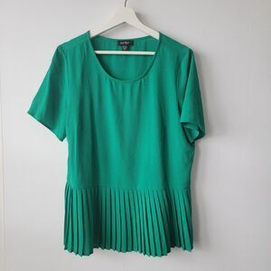 Lord & taylor womens pleated hem top size L short sleeve green